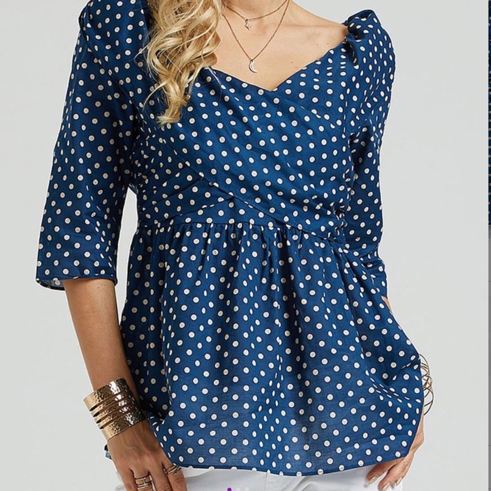 ☀️ Navy blue and polka dots peplum top